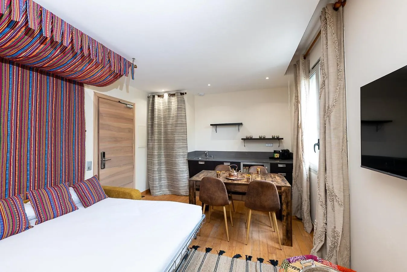 Appartement 4 Pers - La Caravane Du Touareg - Mandara Beach, Antibes - Juan-Les-Pins 0*,  France